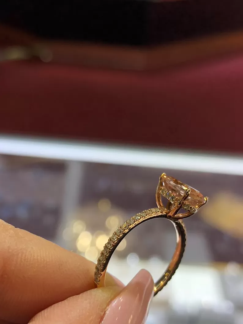 14K Gold 1.50 Carat Oval Morganite Ring