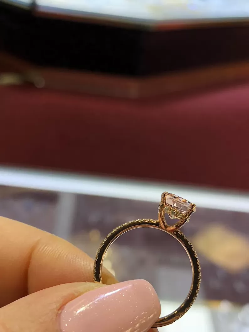 14K Gold 1.50 Carat Oval Morganite Ring