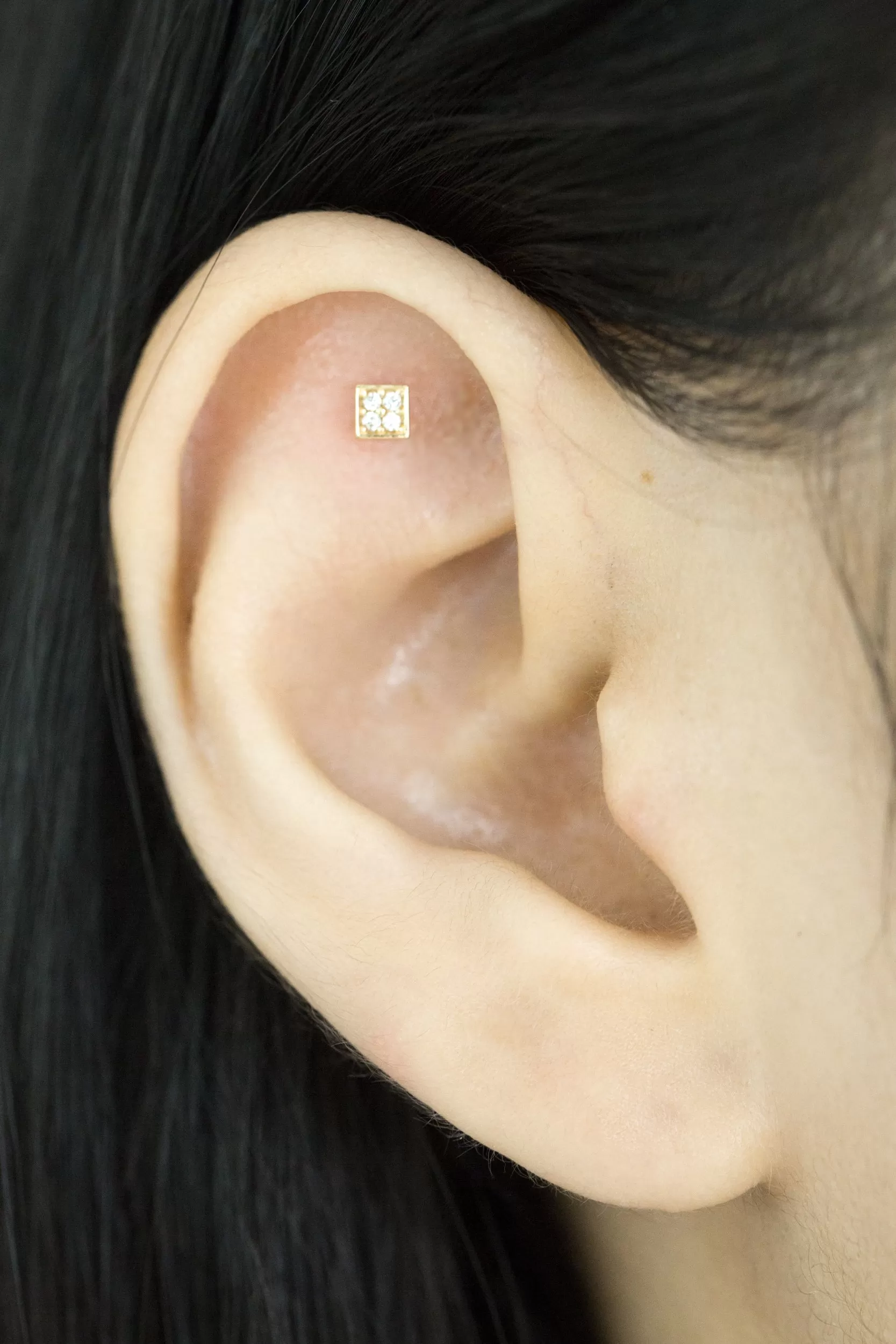 14k Gold Cartilage Cubic Square Internally Internal Threaded Labret