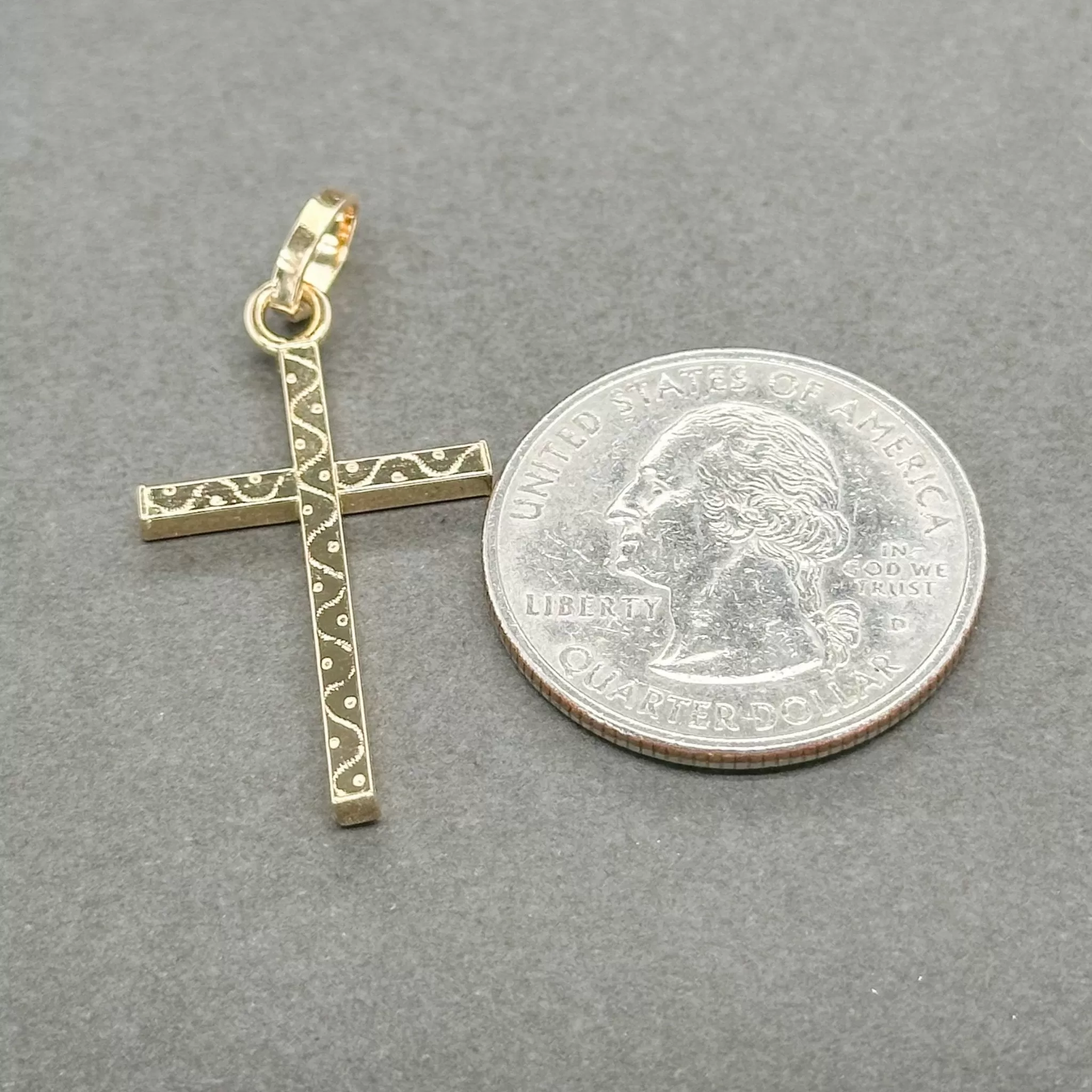 Estate 18K Y Gold 38.10mm Textured Cross Pendant