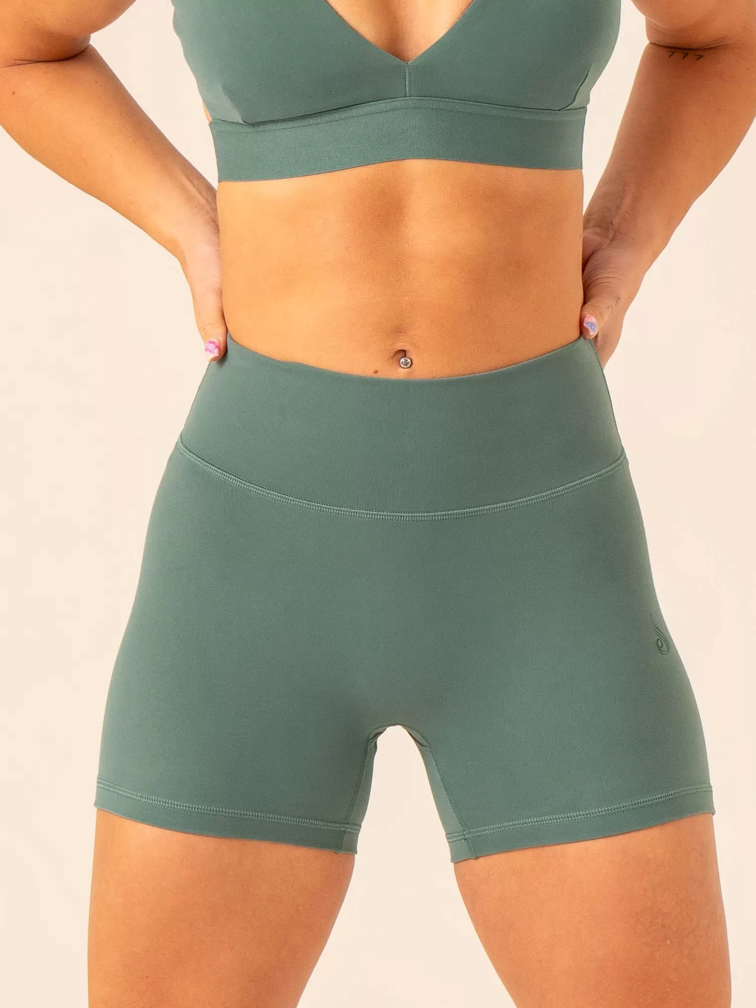 Extreme Scrunch Shorts - Emerald