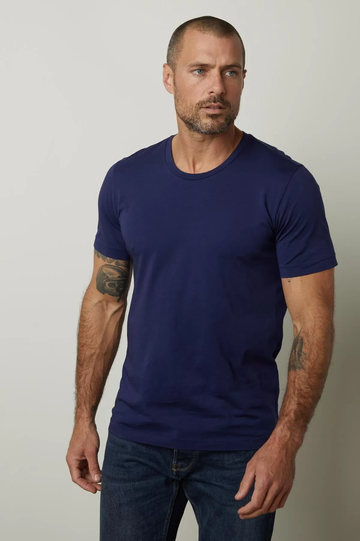 HOWARD WHISPER CLASSIC CREW NECK TEE