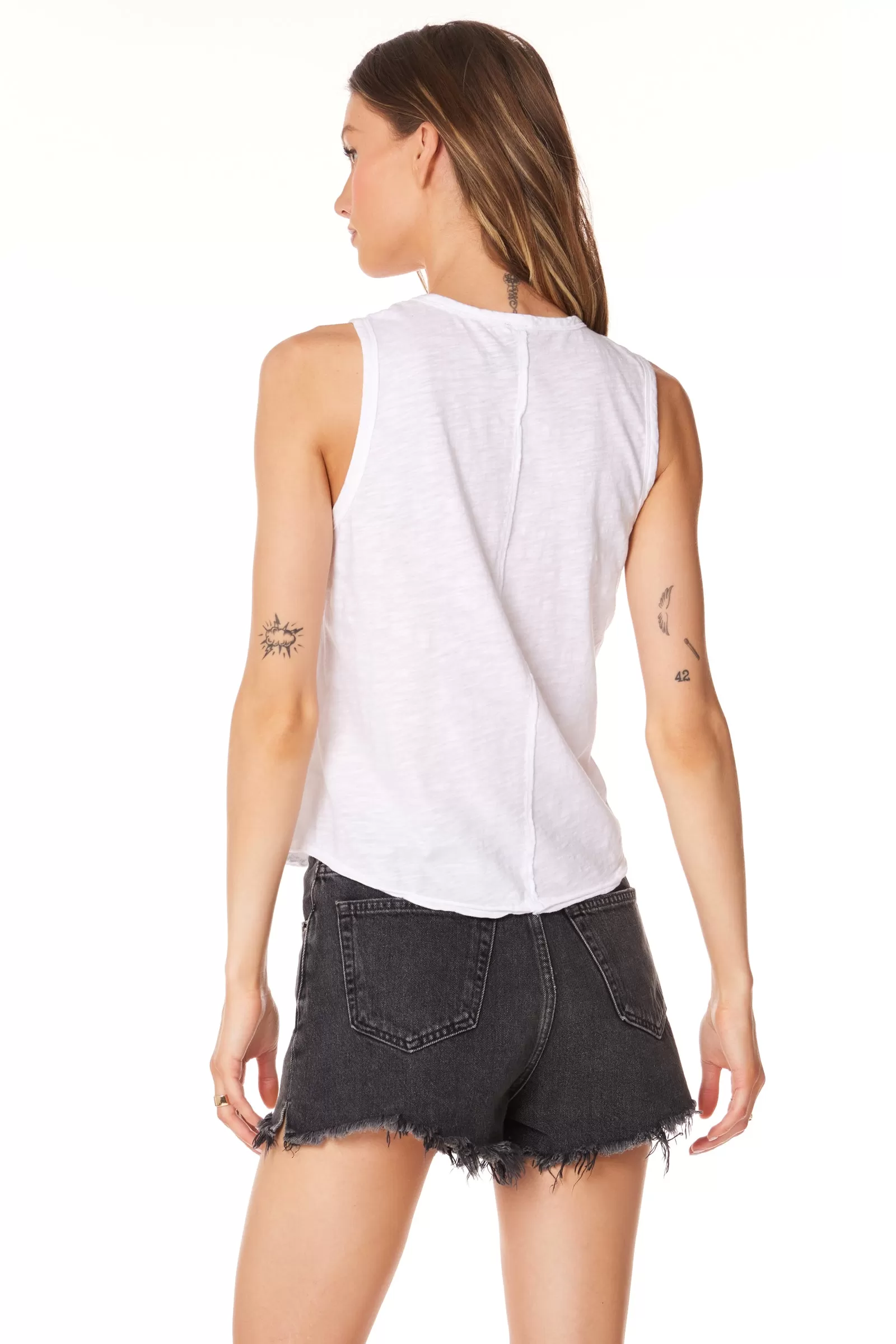 V-NECK SEAM DETAIL TANK