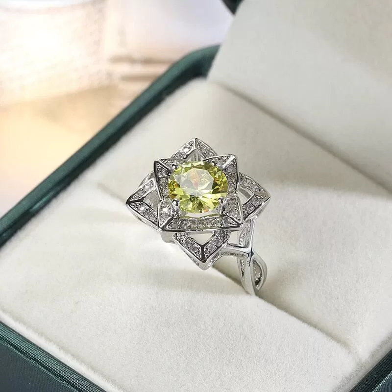 Vintage Luxury Flower Peridot Ring - 925 Sterling Silver