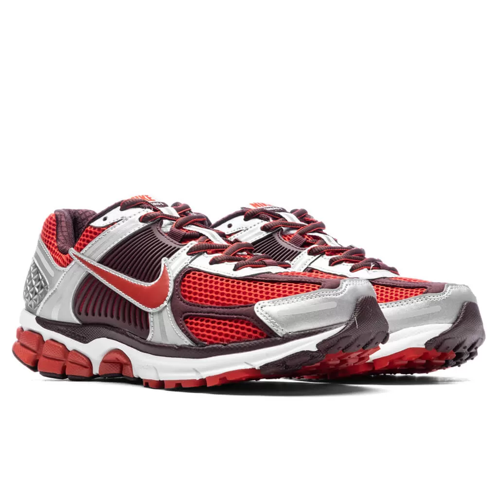 Women's Zoom Vomero 5 - Mystic Red/Mystic Red/Metallic Platinum